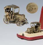 Russischer Gold-Miniatur-Oldtimer.
