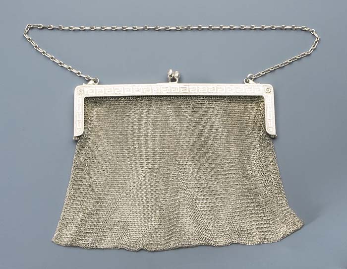 Ketten-Abendtasche.