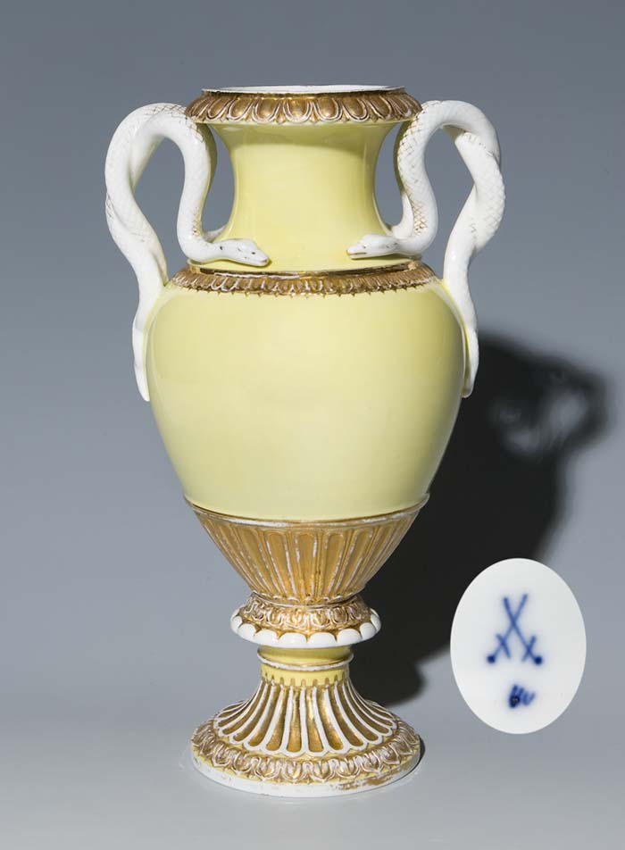 Schlangenhenkelvase.