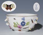 Barock-Blüten-Kumme mit Insekten.