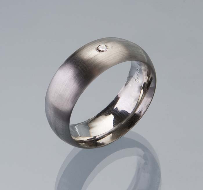Massiver Platin-Bandring.