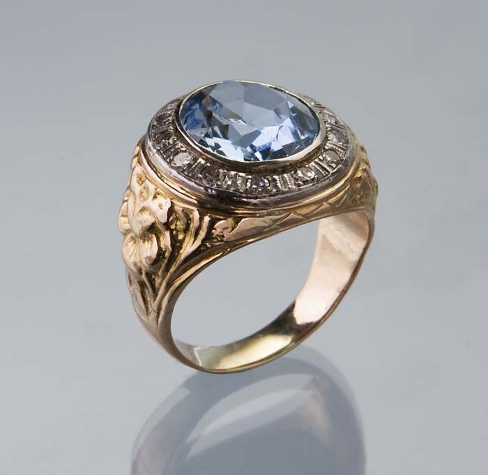 Schwerer Topas-Brillant-Ring.