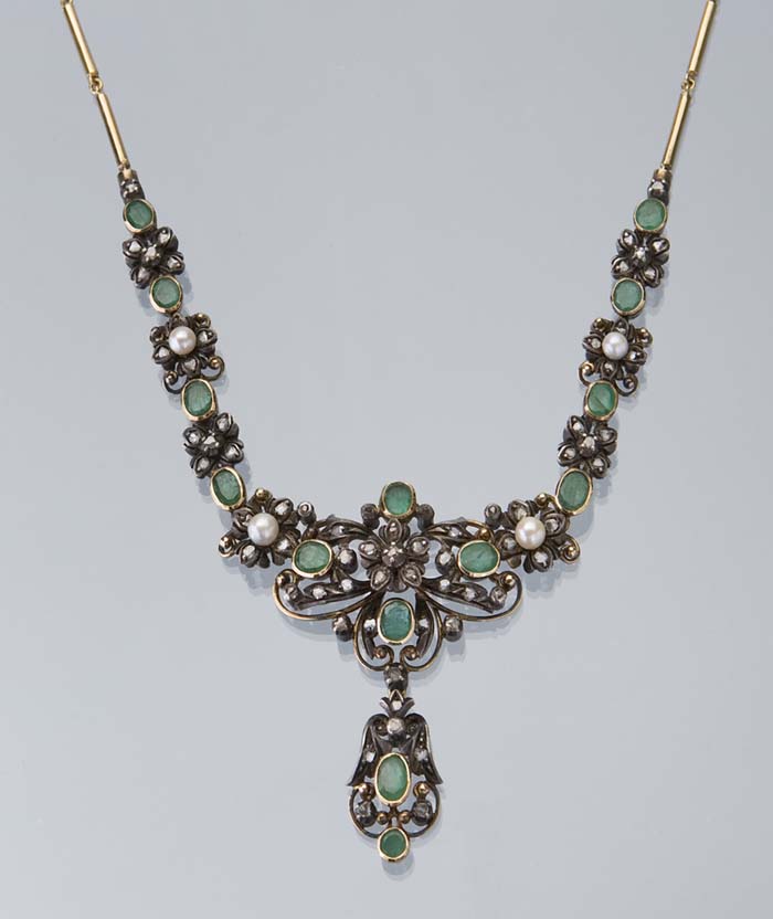 Smaragd-Diamant-Collier.
