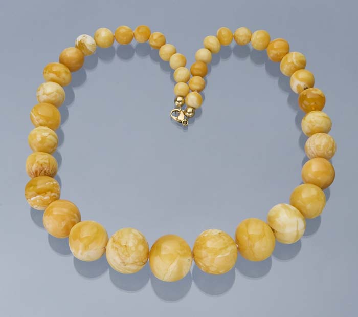 Großes Bernstein-Collier.