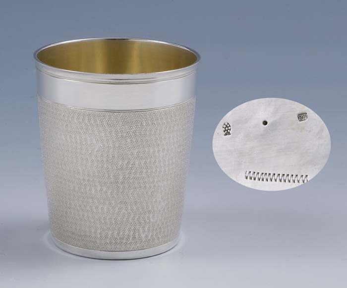 Historismus-Schlangenhaut-Becher.