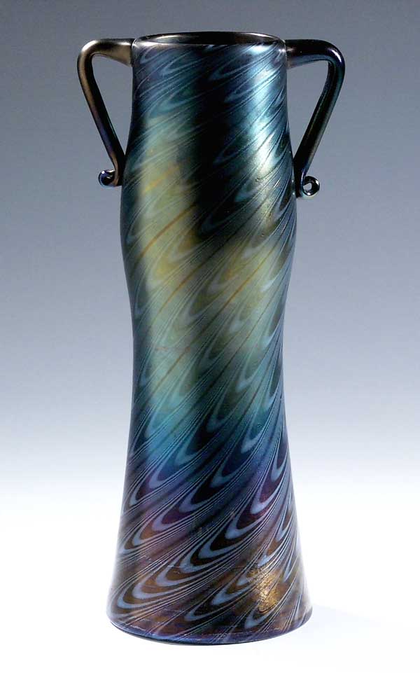 Jugendstil-Henkelvase.