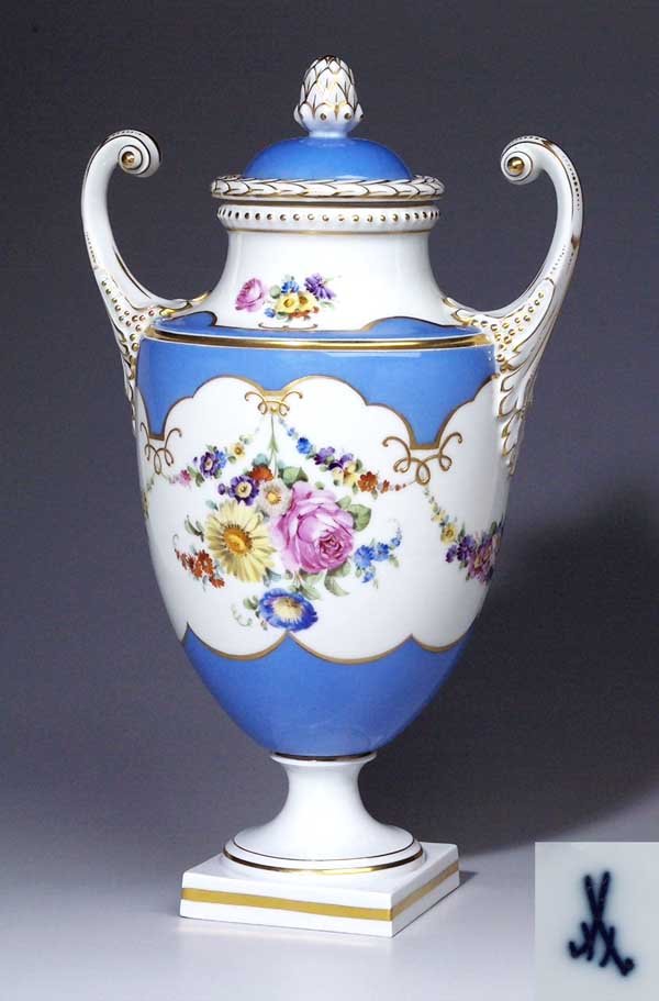 Deckelvase.