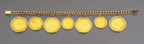 Gold-Münzarmband.
