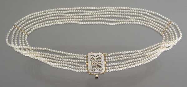 Perlen-Collier.