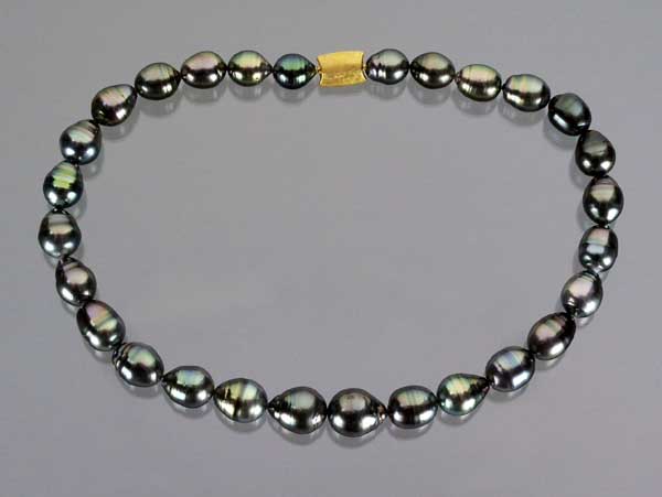 Perlen-Collier.