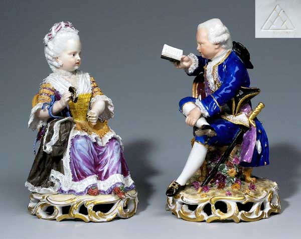 Paar Kinderfiguren.