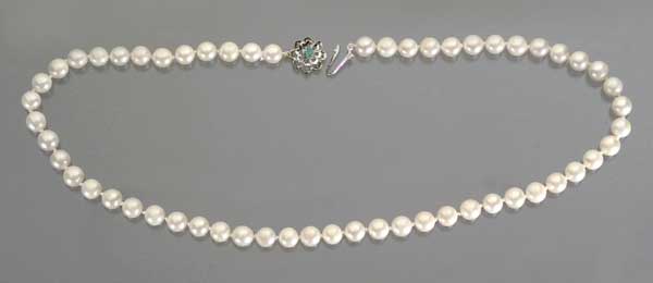 Perlen-Collier.