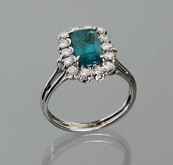 Smaragd-Brillant-Ring.