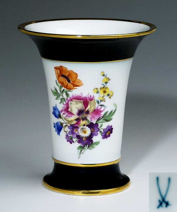Vase.