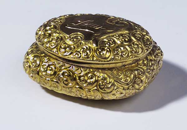 Gold-Tabatiere.