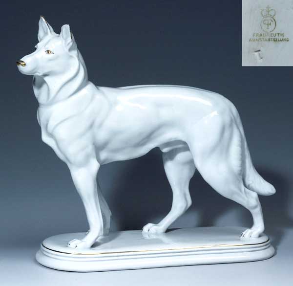 Jugendstil-Tierfigur.