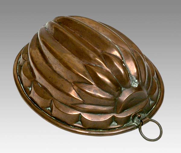 Kleine Biedermeier-Form.