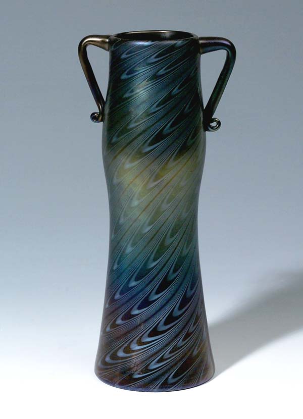 Jugendstil-Henkelvase.
