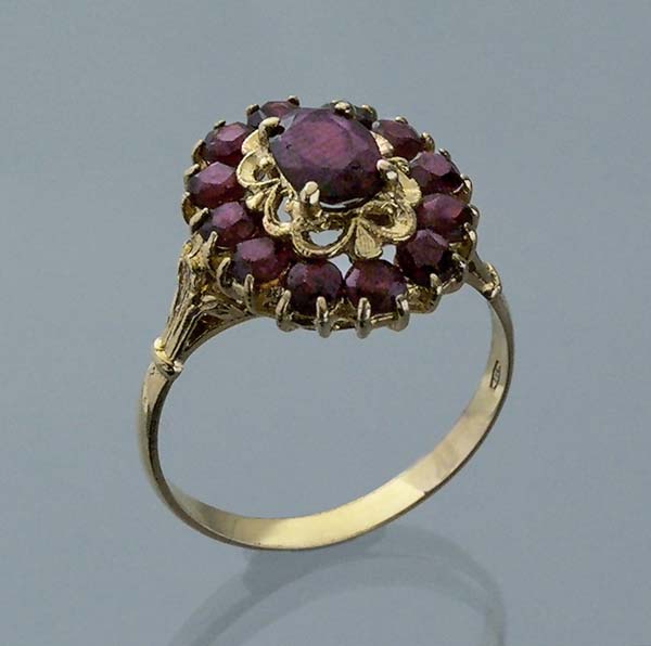 Granat-Ring.