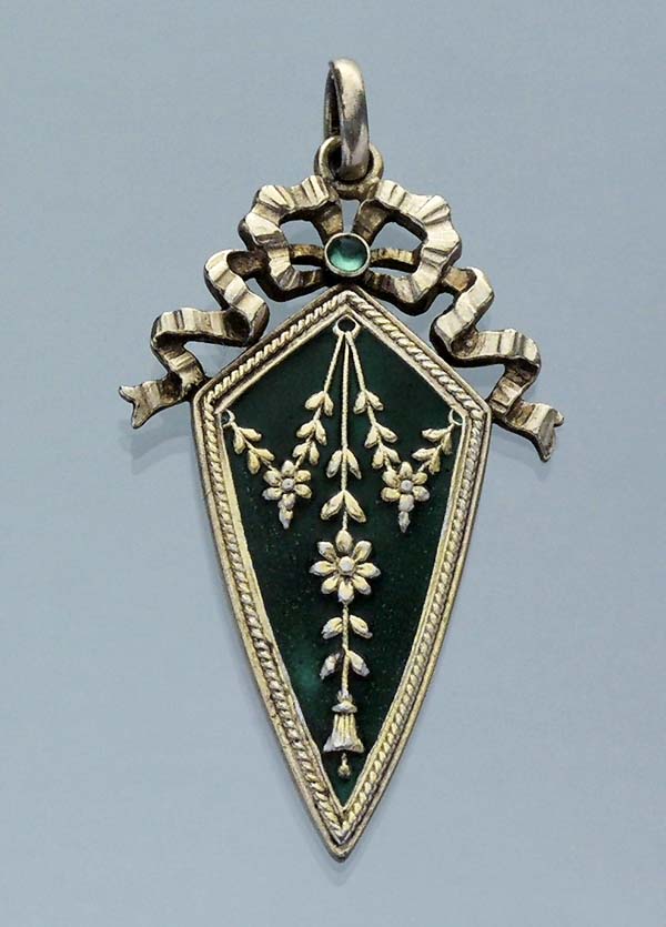 Jugendstil-Anhänger.