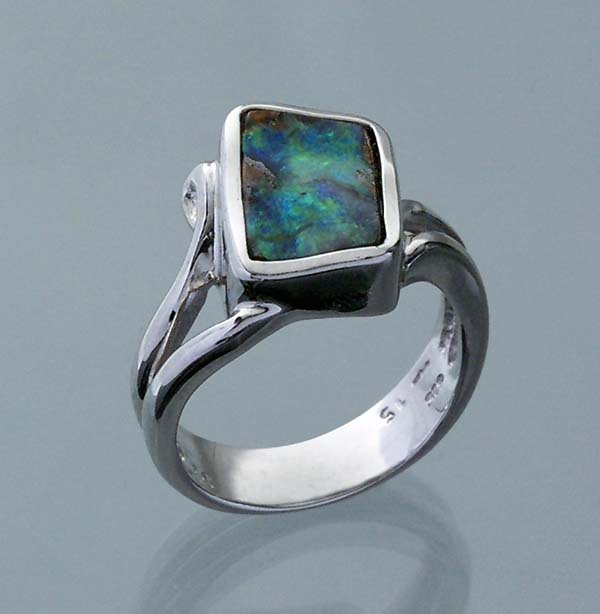 Opal-Ring.