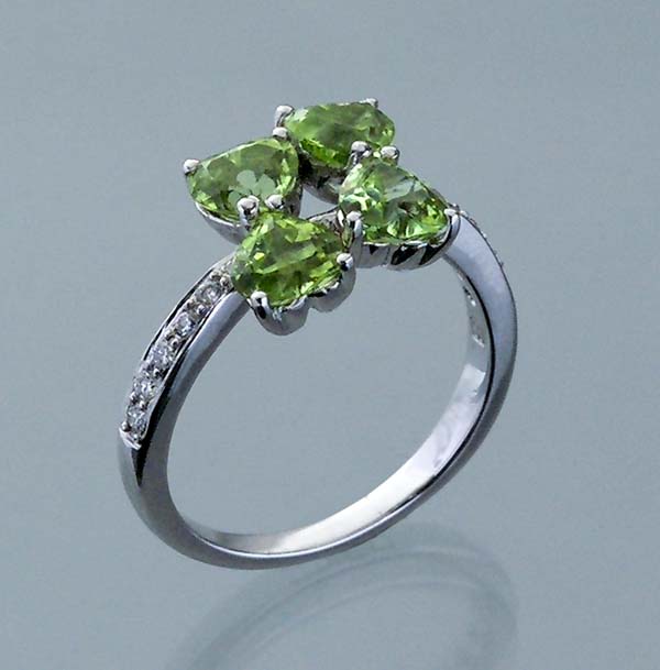 Peridot-Ring.
