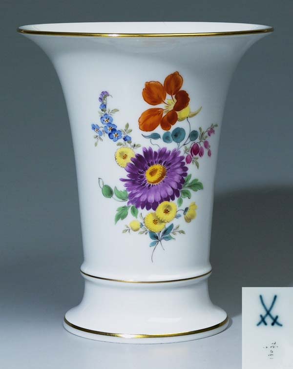 Vase.