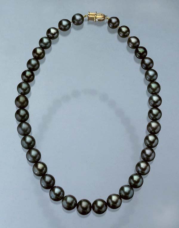 Perlen-Collier.