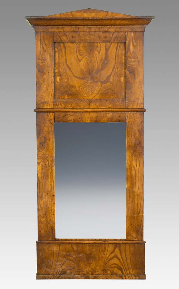 Biedermeier-Pfeilerspiegel.