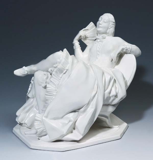 Große Jugendstil-Figur.
