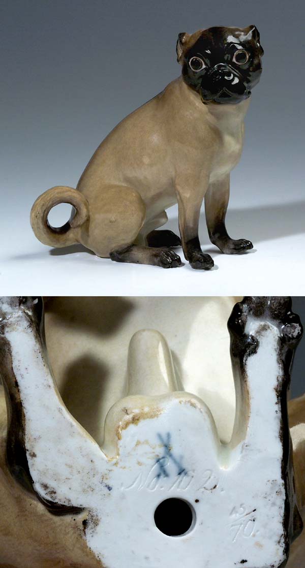 Große Tierfigur.