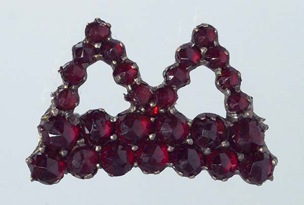 Granat-Brosche.