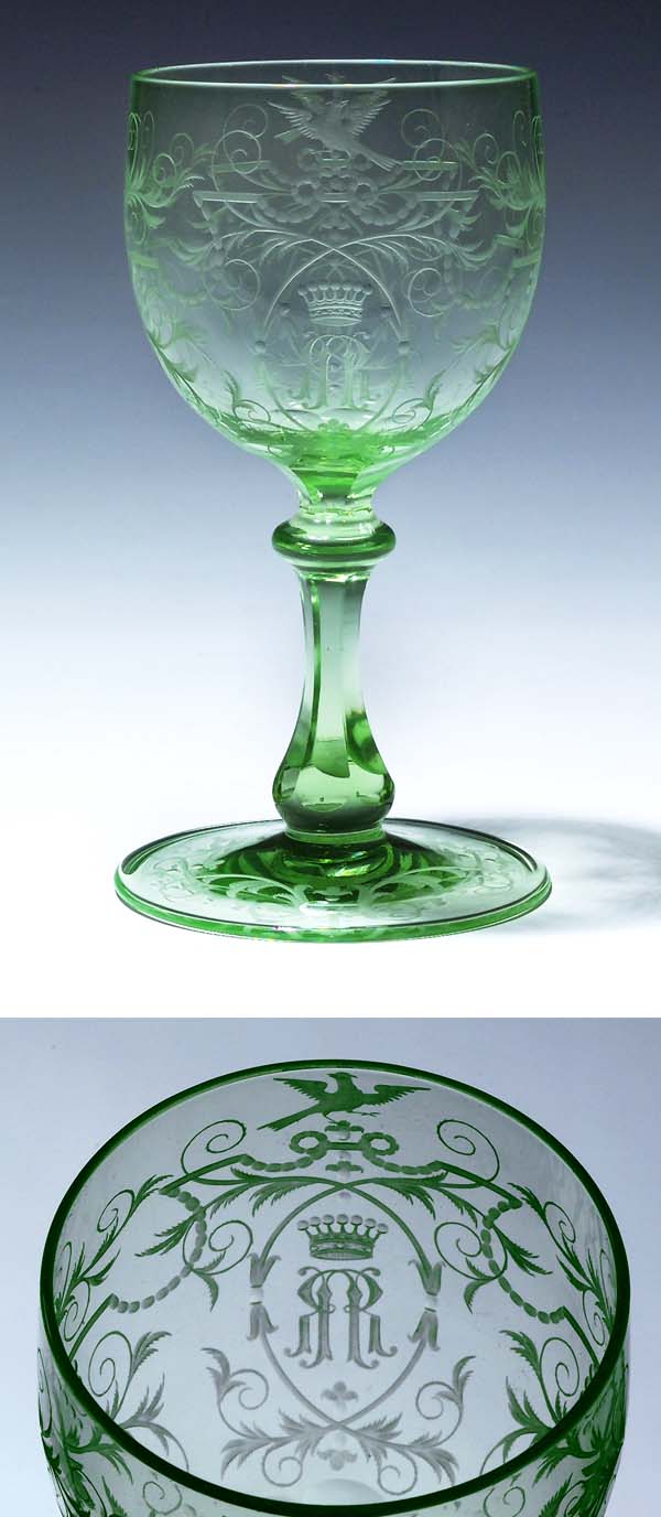 Uran-Stengelglas.