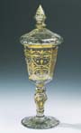 Großer Deckelpokal.