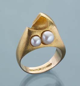 Perlen-Ring.