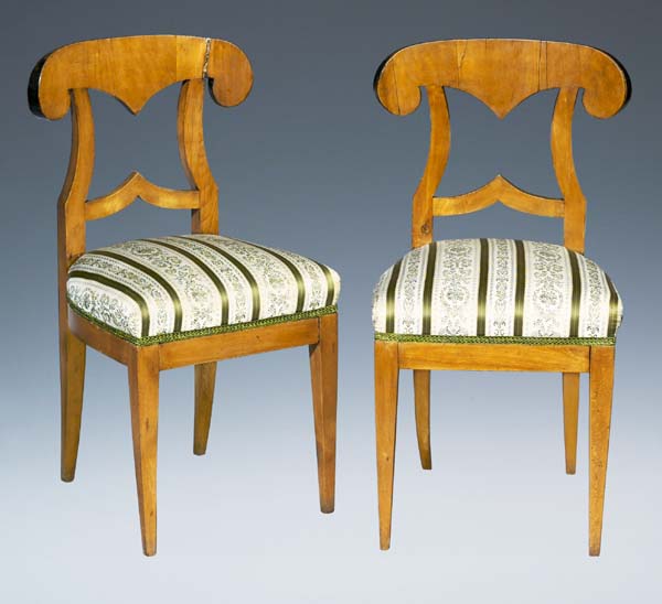 Paar Biedermeier-Schaufelstühle.