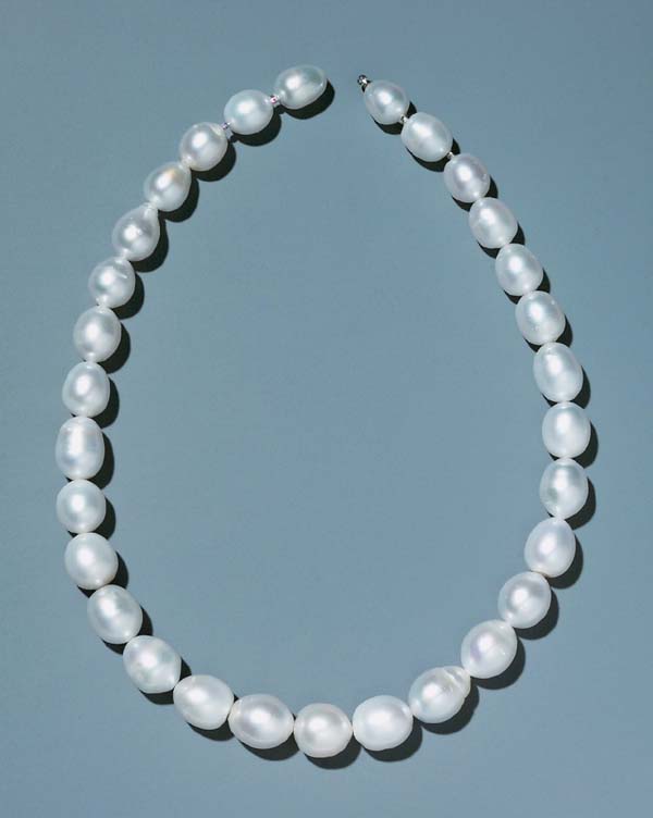 Perlen-Collier.