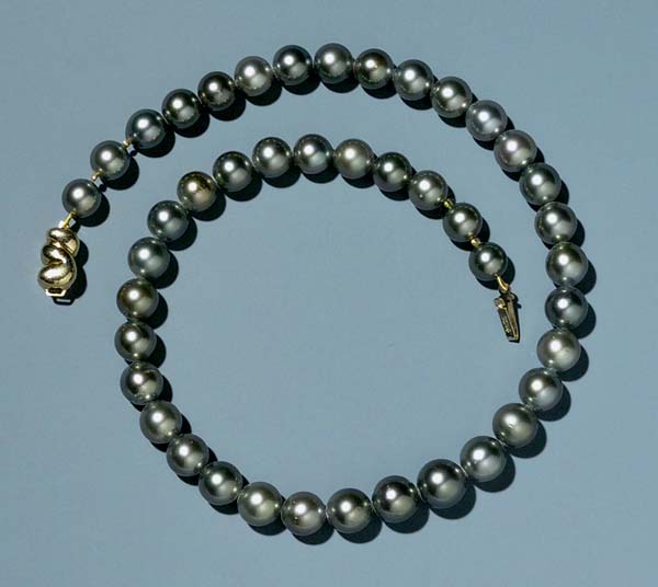 Perlen-Collier.