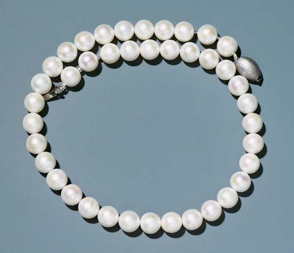 Perlen-Collier.