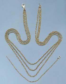 Goldcollier mit Armband.
