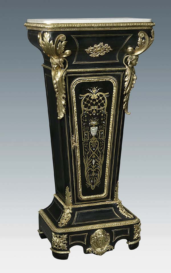 Große Schrank-Säule.