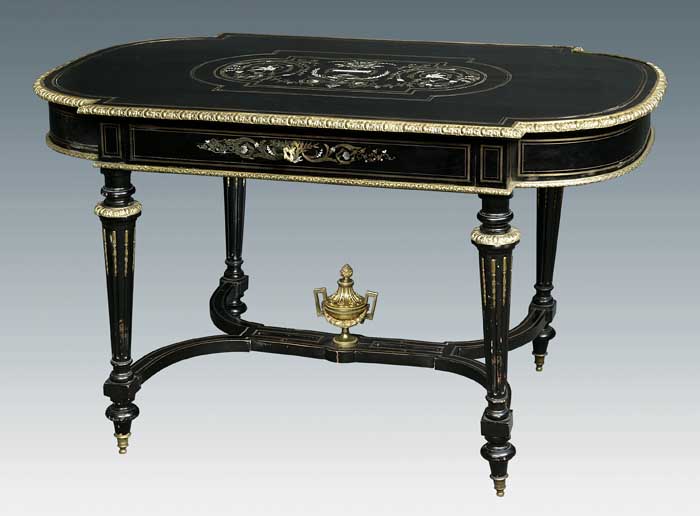 Louis XVI-Salontisch.
