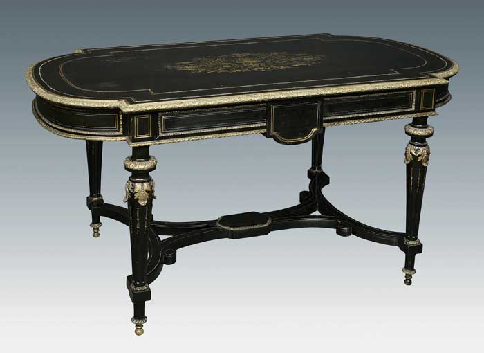 Louis XVI-Salontisch.