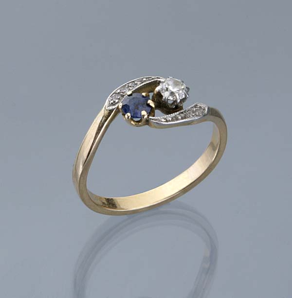 Saphir-Brillant-Ring.