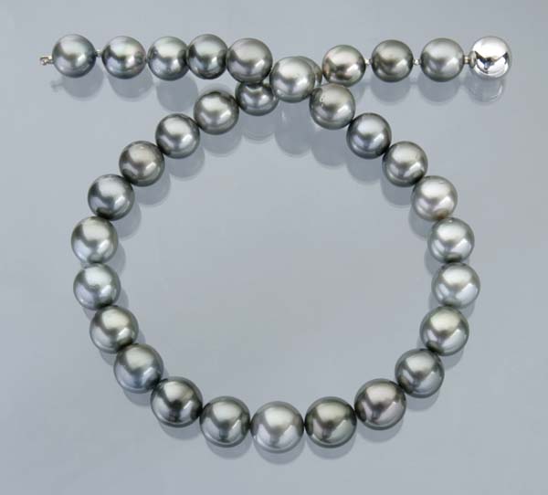 Perlen-Collier.