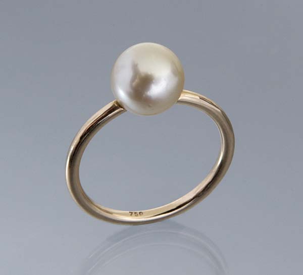 Perlen-Ring.