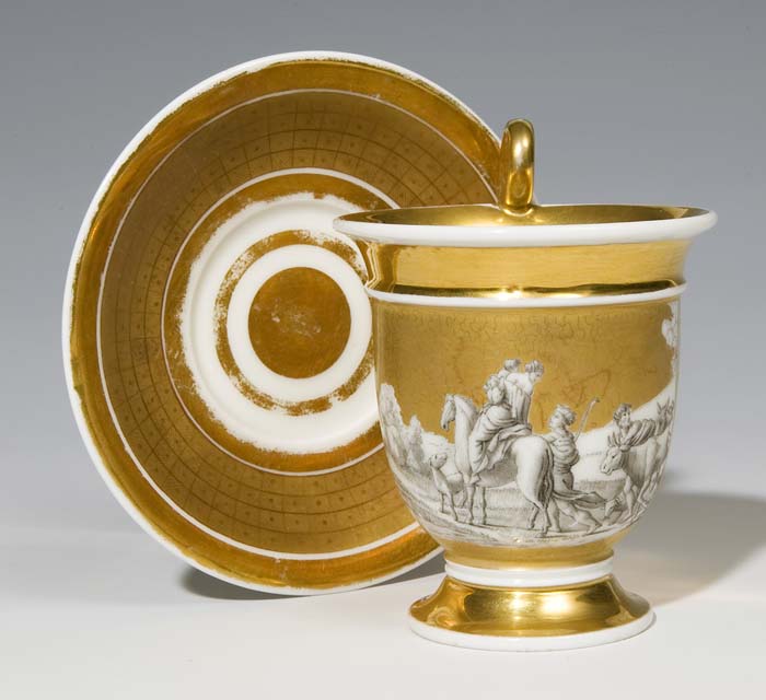 Goldfond-Tasse, Untertasse.
