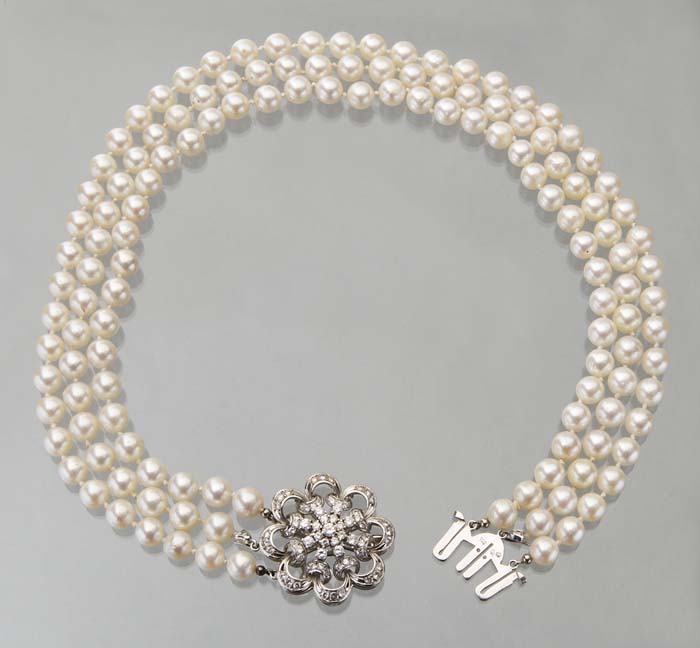 Perlen-Collier.