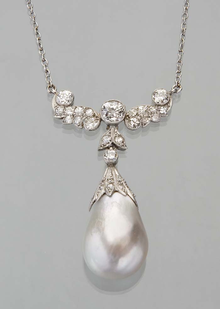 Brillant-Perlen-Collier.