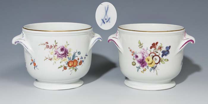 Paar Barock-Cachepots.